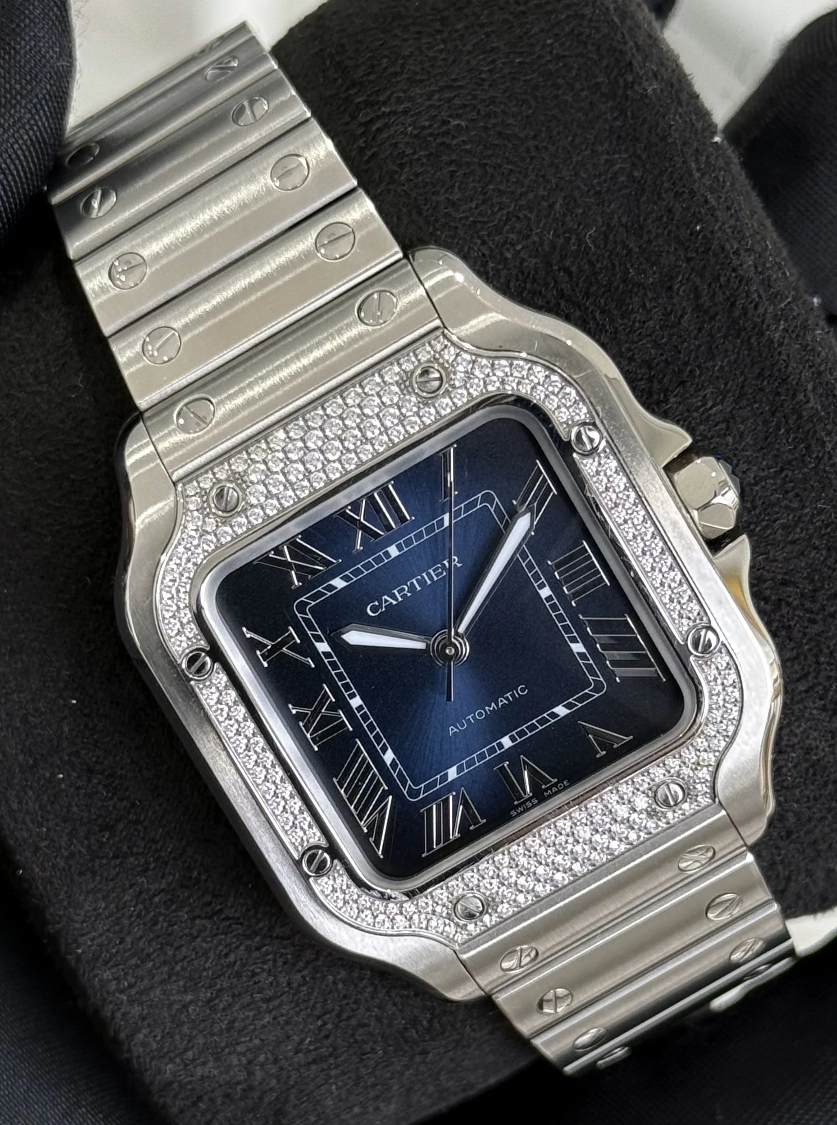 Cartier Santos De Cartier Medium Model Diamond Blue Steel W4SA0006 | 2024 | 35.1mm - Image 3