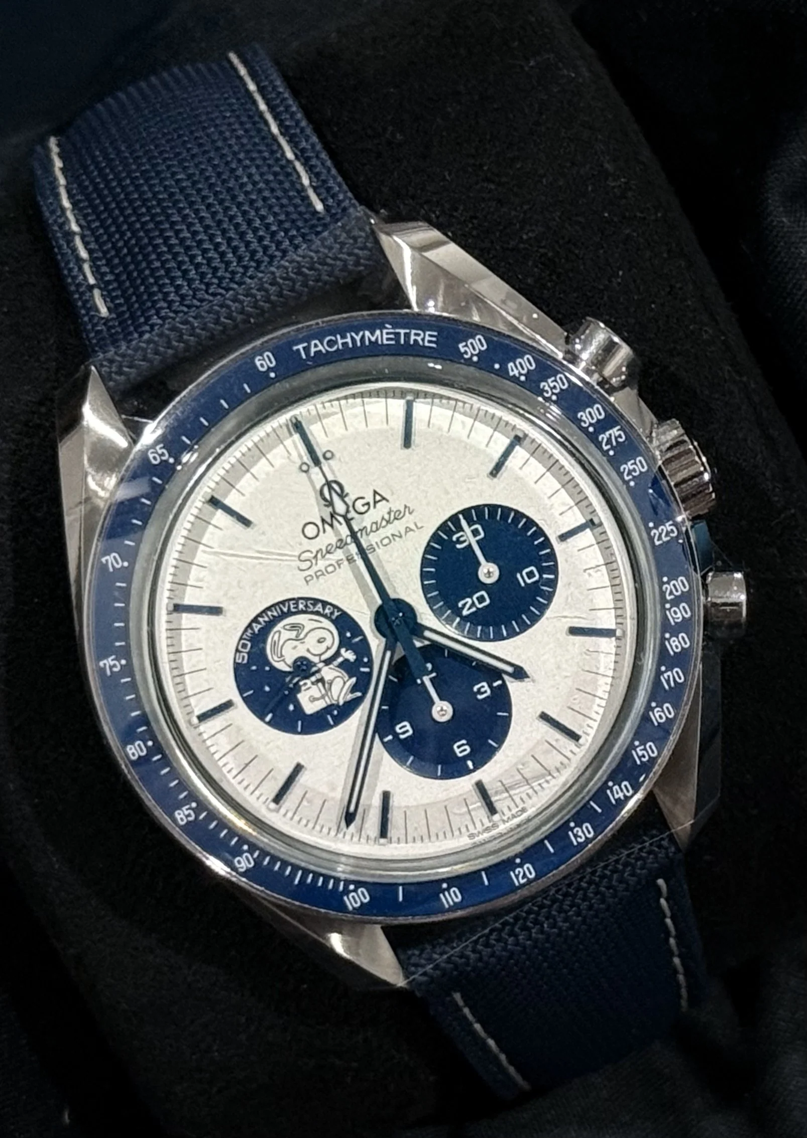 Omega Speedmaster Snoopy Ceramic & Steel 310.32.42.50.02.001 | 2025 | 42mm - Image 3