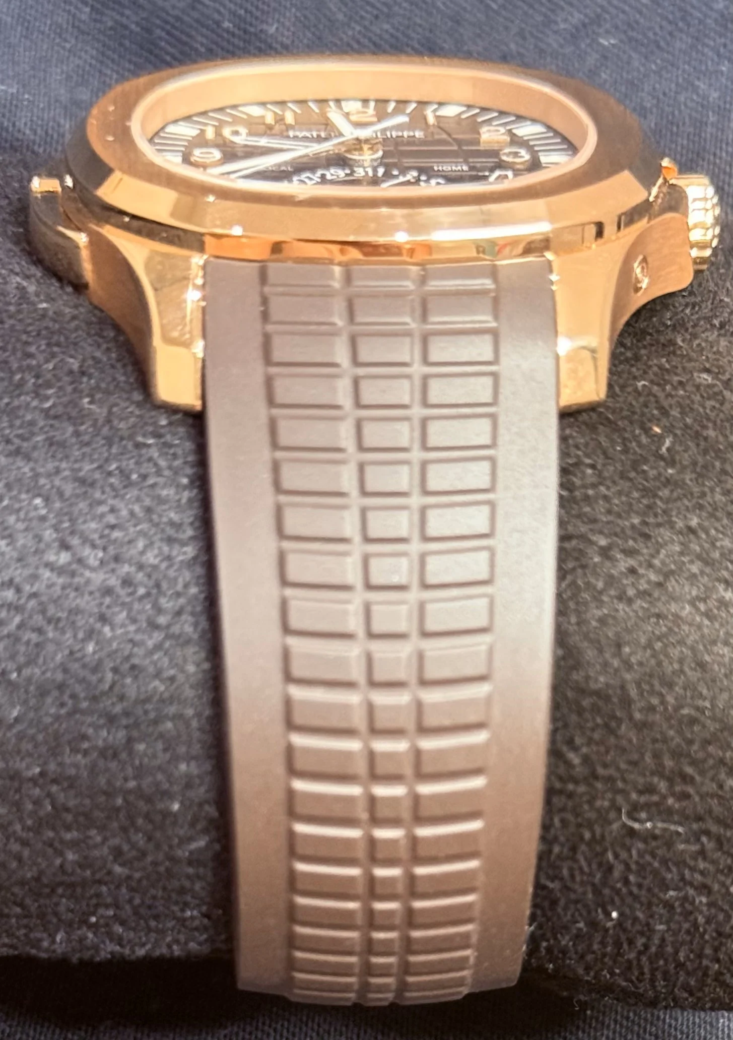 Patek Philippe Aquanaut Rose Gold Travel Time Brown Dial 5164R-001 | 2022 | 40mm - Image 5