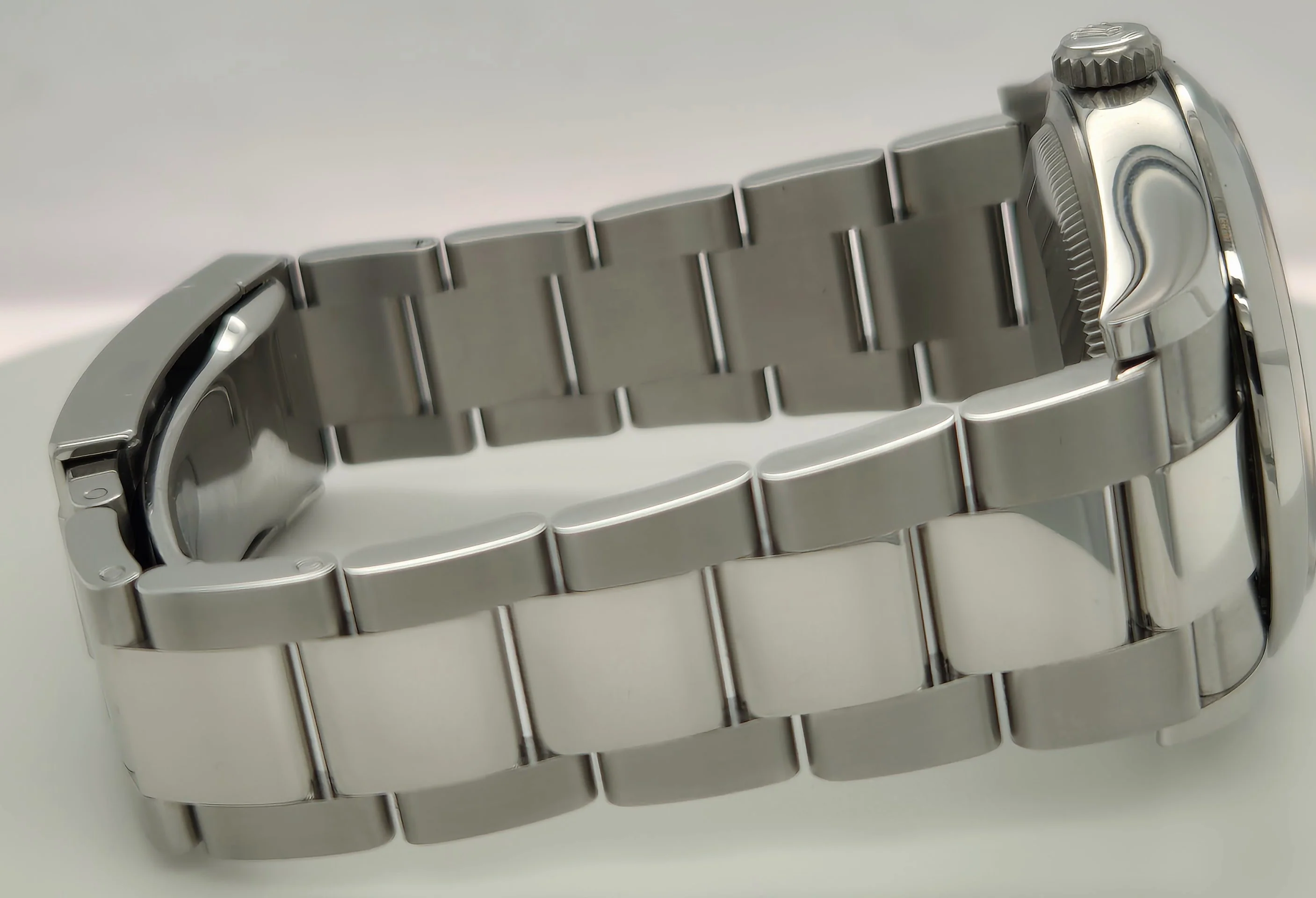 Rolex Datejust 36 Stainless Steel Smooth Silver Index Dial "Silver Sticks" Oyster 126200 | 2024 | 36mm - Image 3