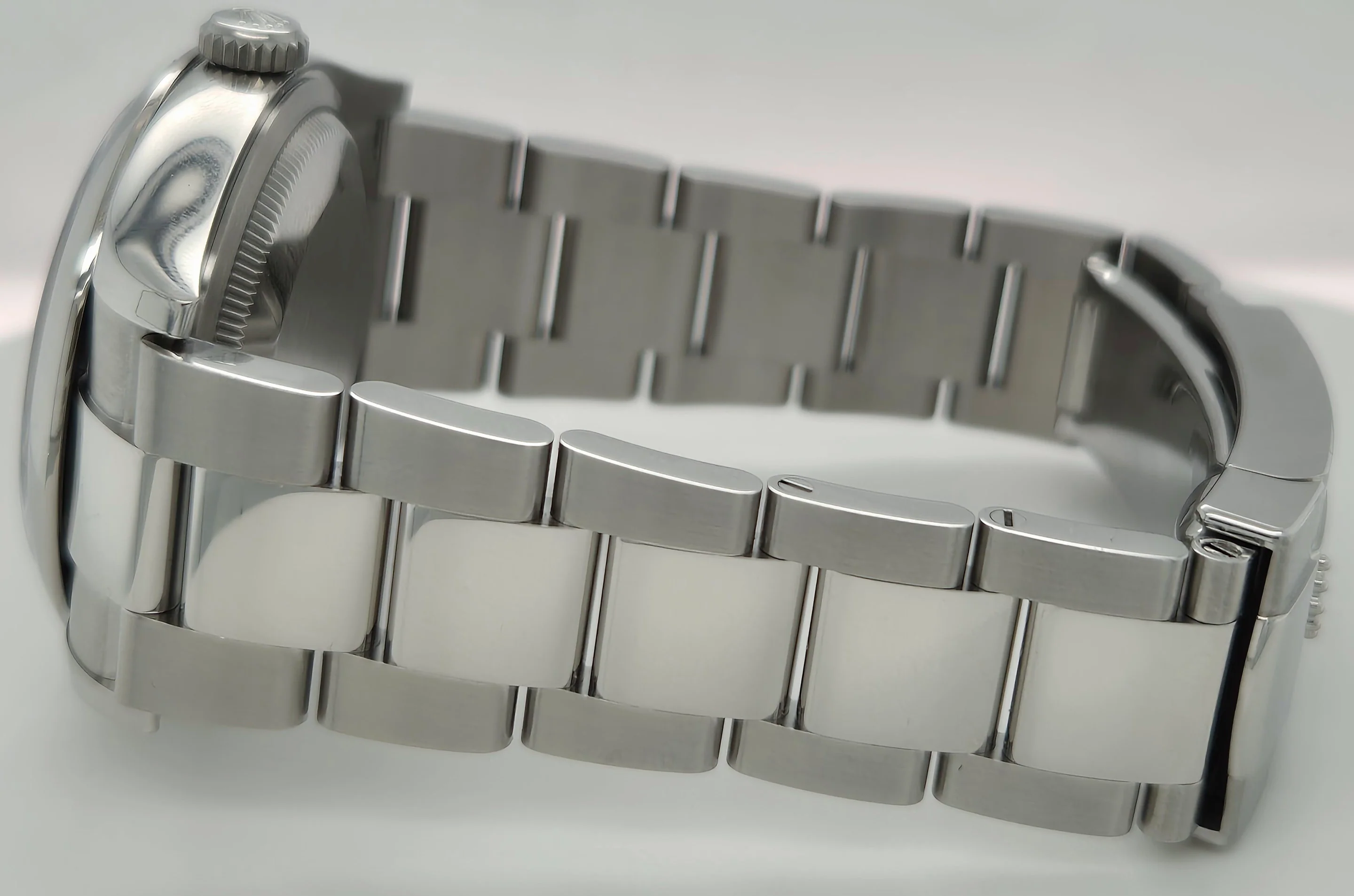 Rolex Datejust 36 Stainless Steel Smooth Silver Index Dial "Silver Sticks" Oyster 126200 | 2024 | 36mm - Image 4