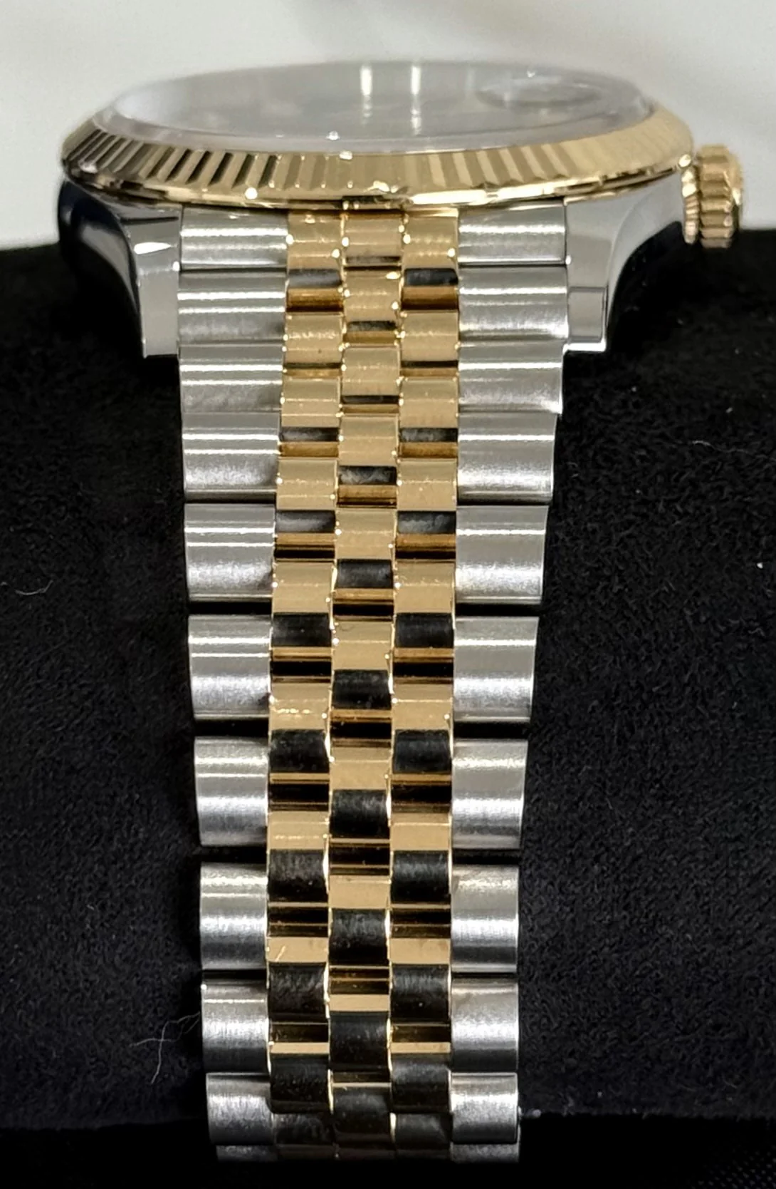 Rolex Datejust 36 Two Tone Yellow Gold Black Diamond Dial 126233 | 2026 | 36mm - Image 4