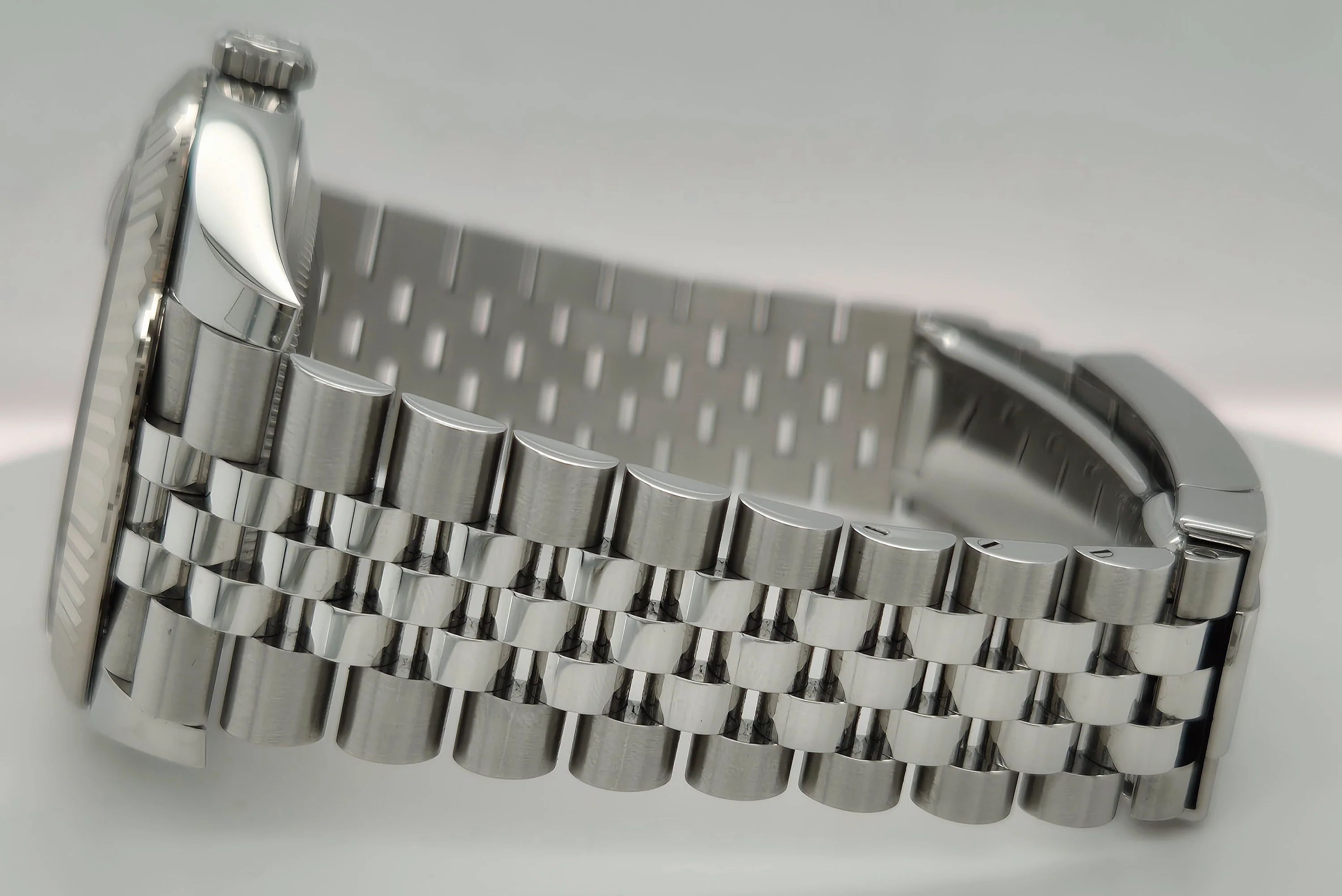 Rolex Datejust 41 Black 'Sticks' Dial Fluted Bezel Jubilee 126334 | 2026 | 41mm - Image 3