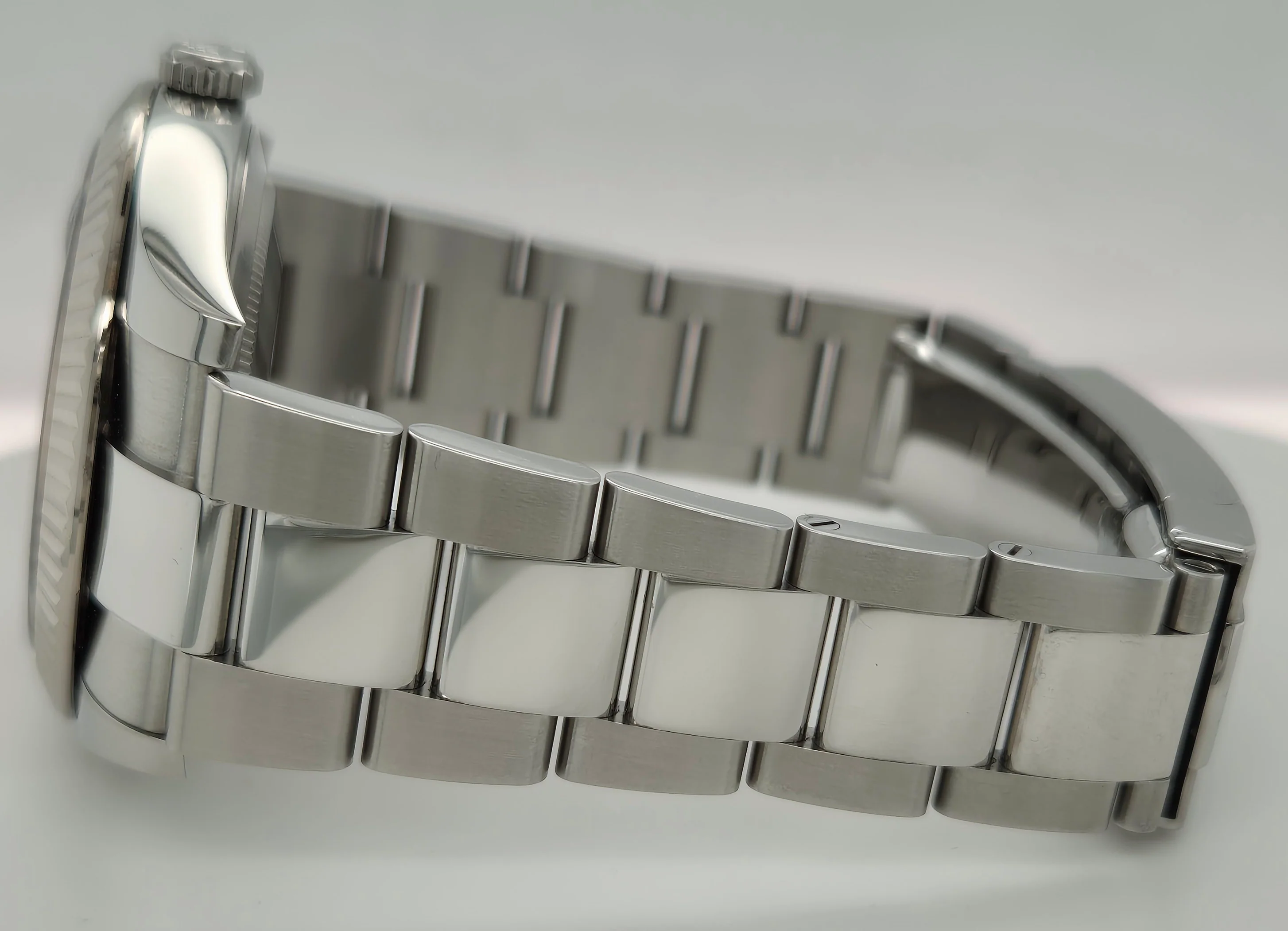 Rolex Datejust 41 Black 'Sticks' Dial Fluted Bezel Oystersteel 126334 | 2024 | 41mm - Image 4