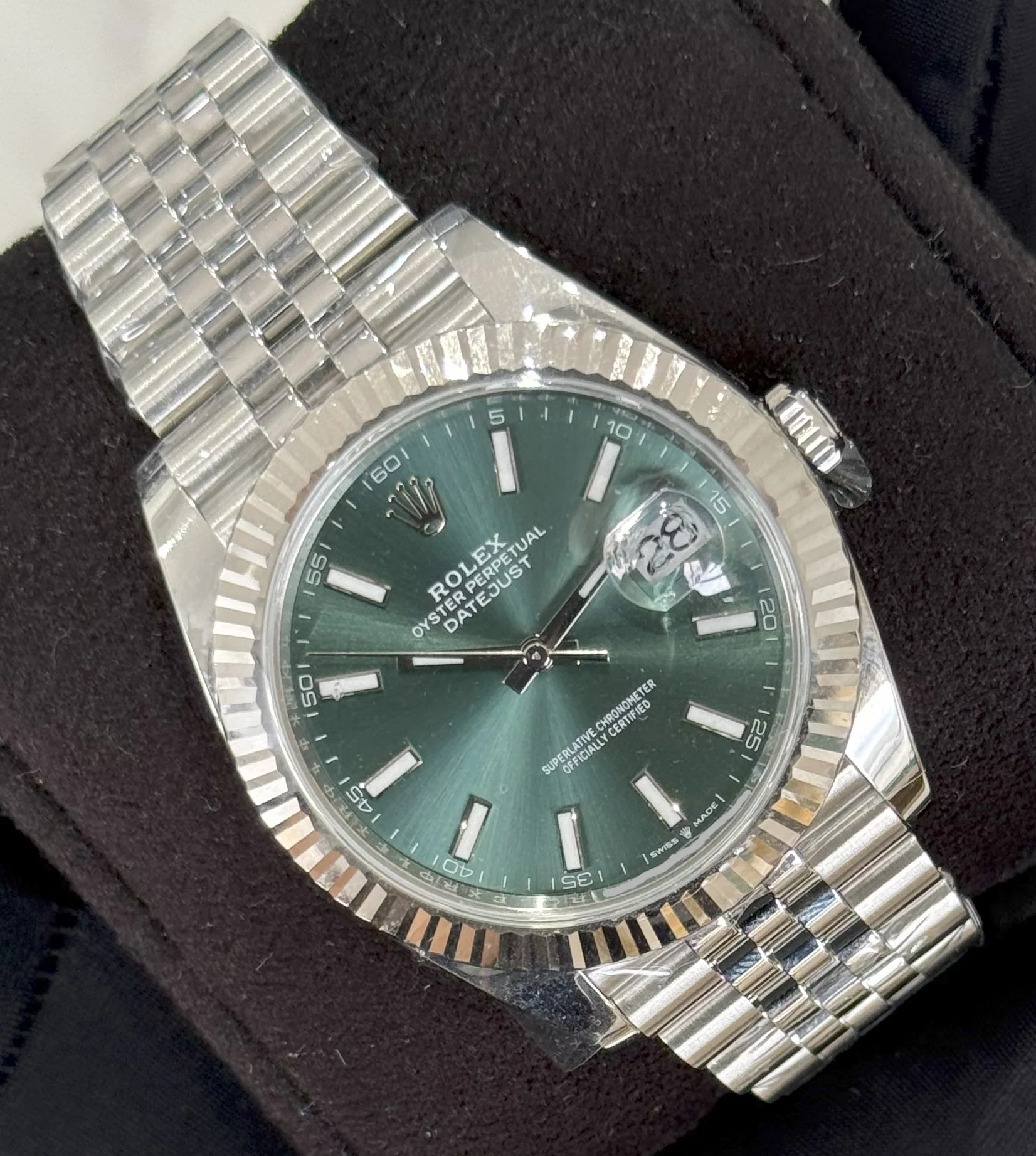Rolex Datejust 41 Mint Green Dial Fluted Bezel Jubilee Stainless Steel 126334 | 2023 | 41mm - Image 4
