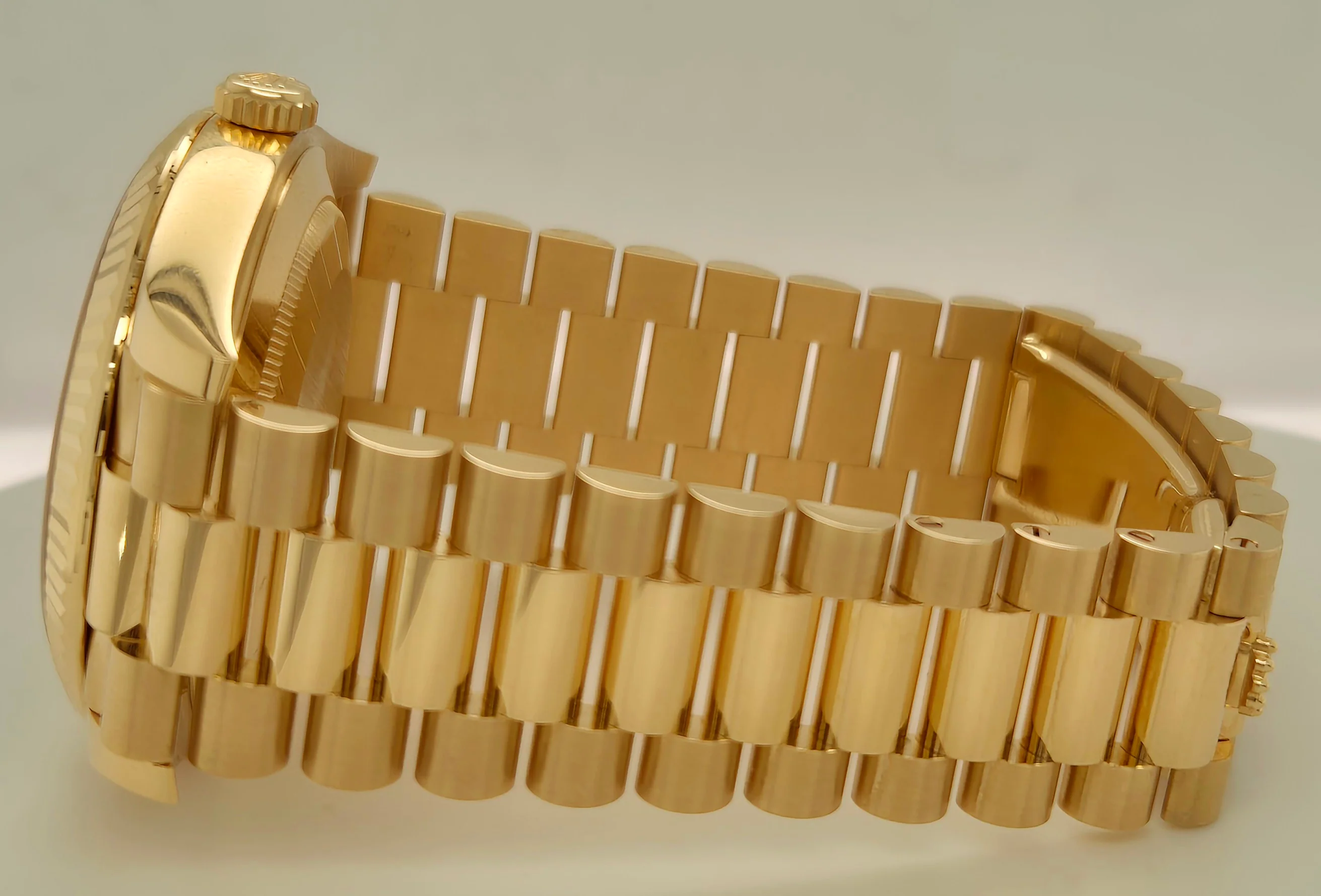 Rolex Day-Date 40 18ct Yellow Gold Fluted President Green Dial 228238 | 2023 | 40mm - Image 3