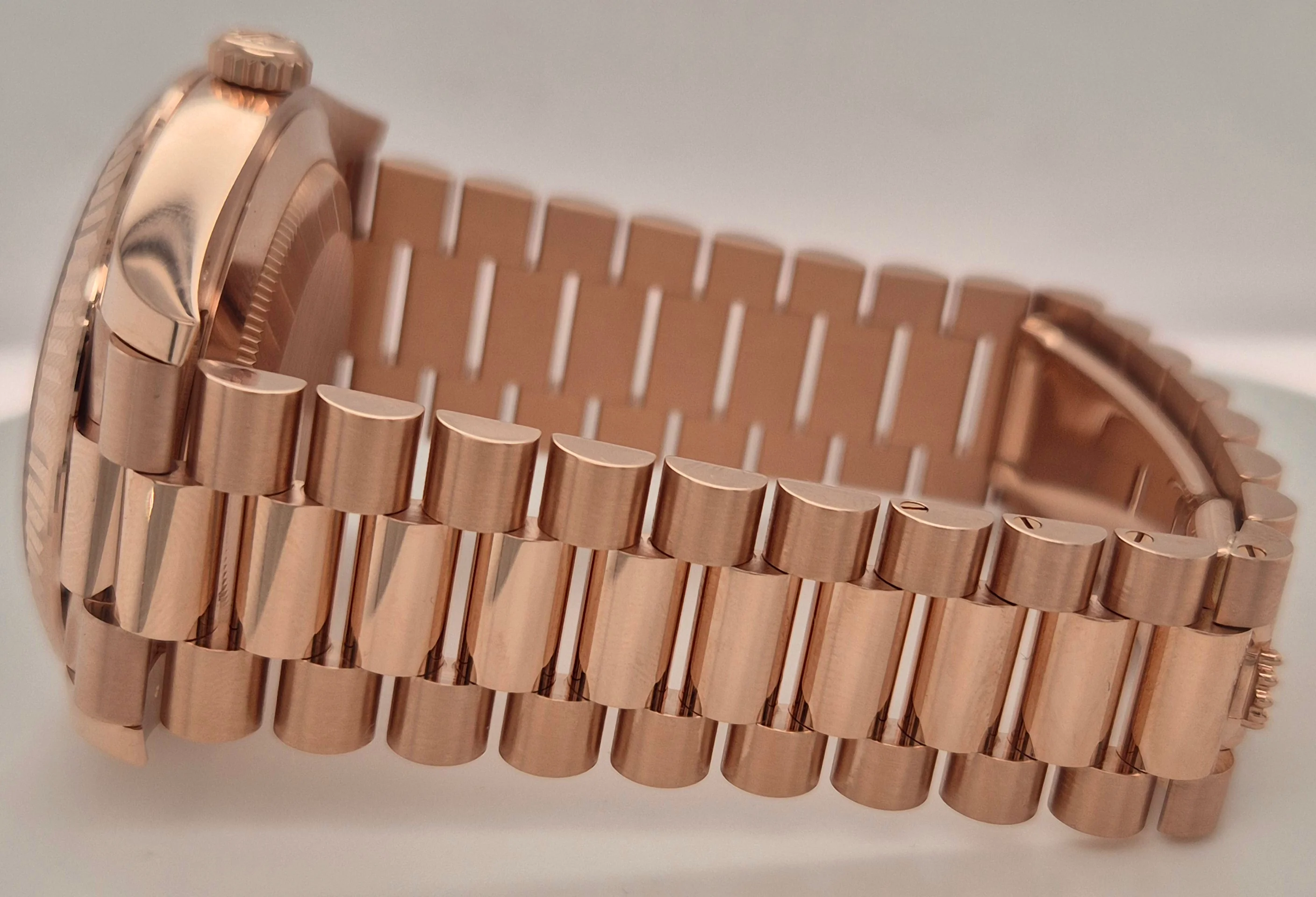 Rolex Day-Date 40 Olive Green Roman Everose Gold 228235 60th Anniversary | 2023 | 40mm - Image 3