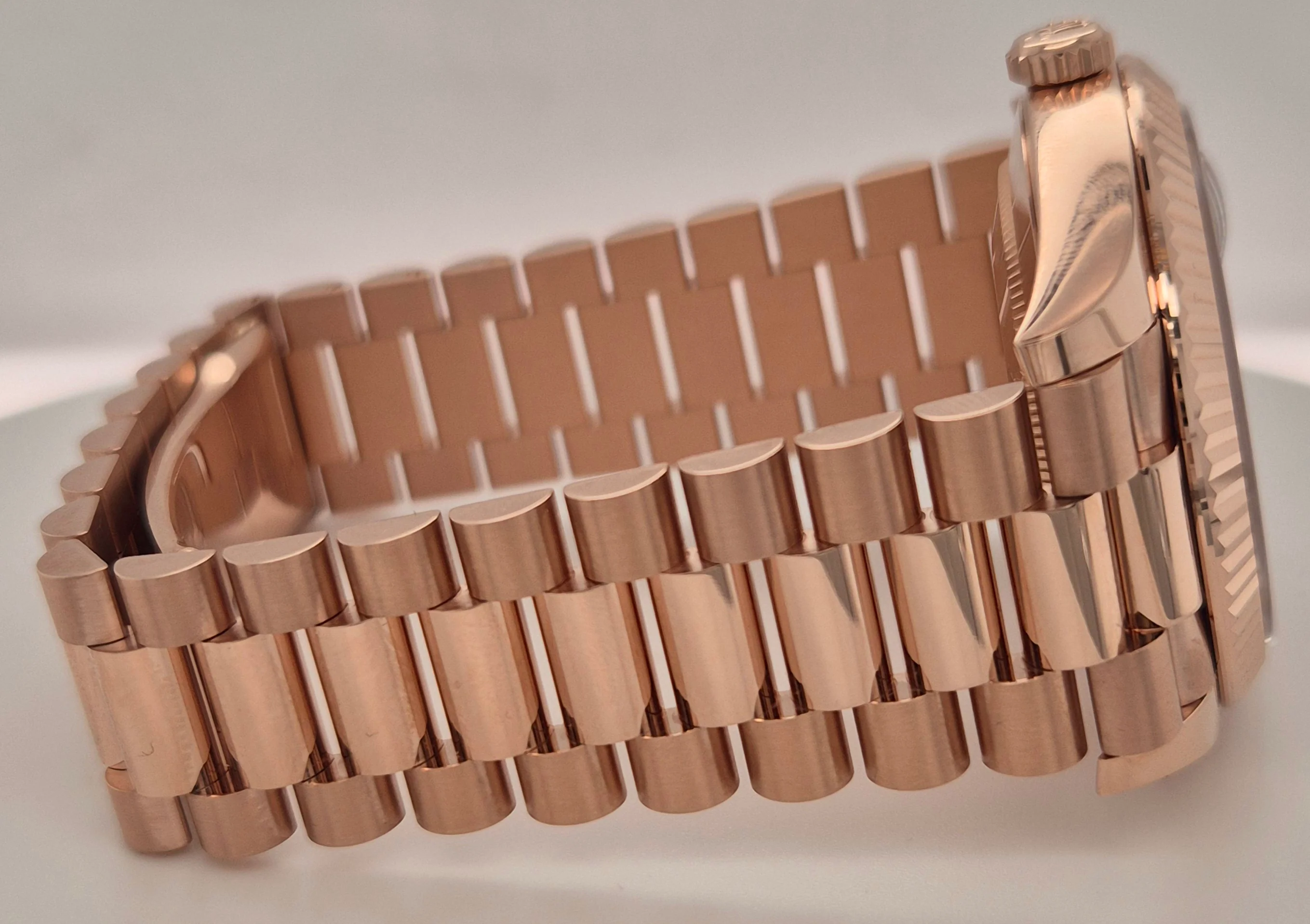 Rolex Day-Date 40 Olive Green Roman Everose Gold 228235 60th Anniversary | 2023 | 40mm - Image 4