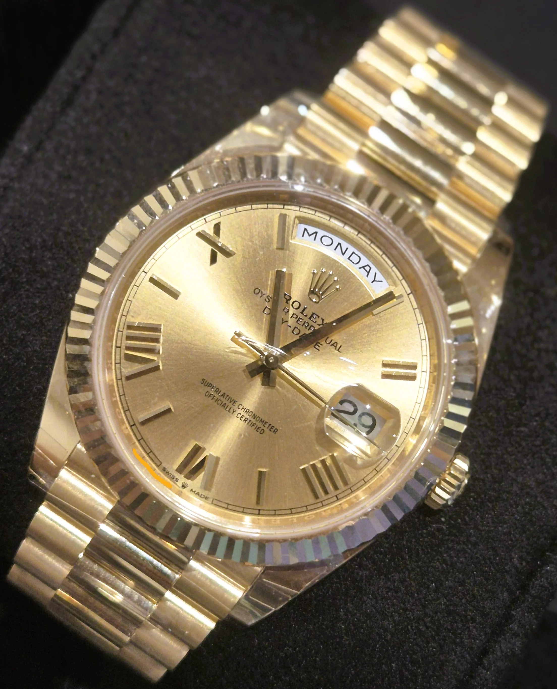 Rolex Day-Date 40 Yellow Gold Champagne Roman Dial 228238 | 2023 | 40mm - Image 3