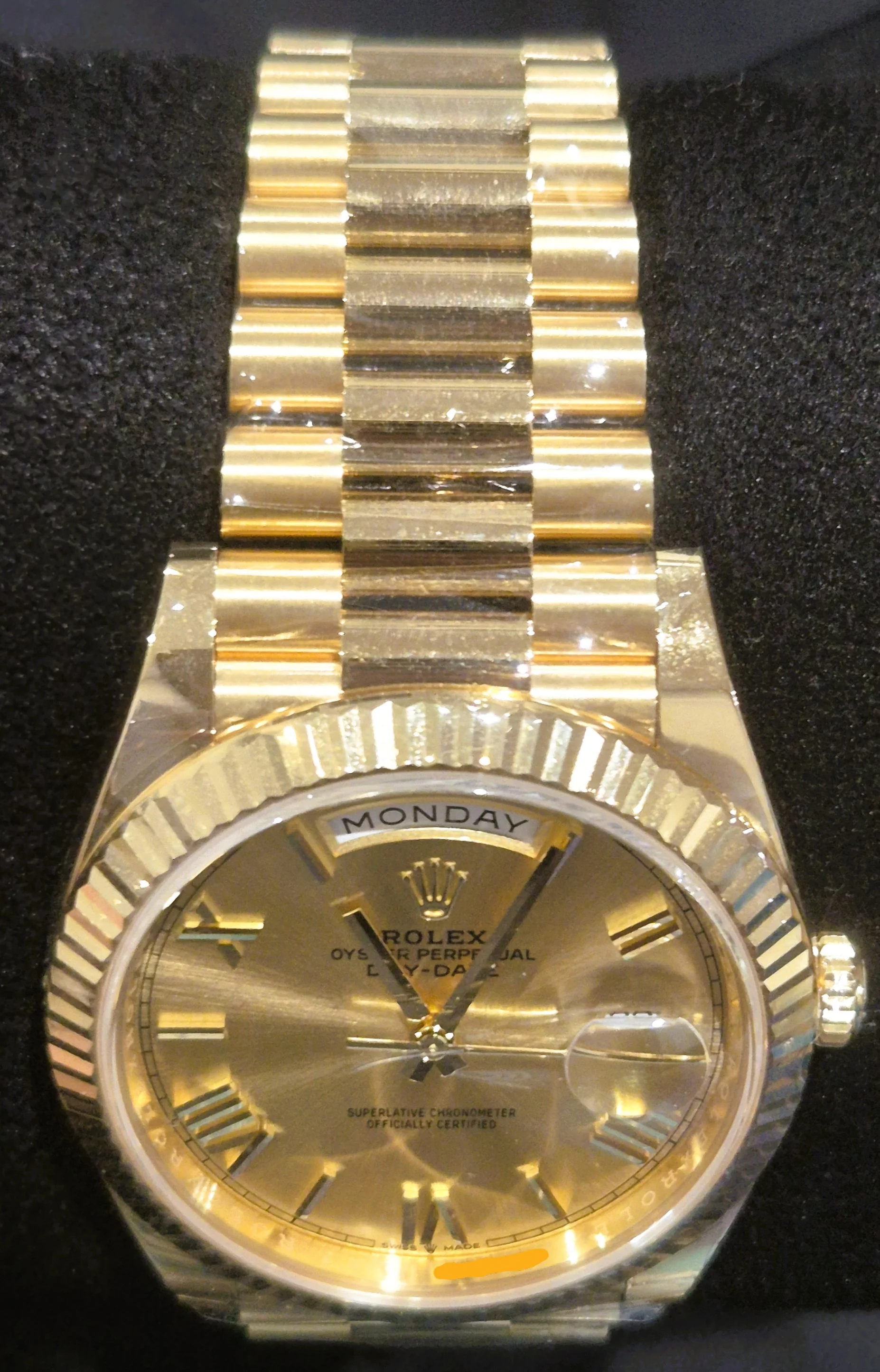 Rolex Day-Date 40 Yellow Gold Champagne Roman Dial 228238 | 2023 | 40mm - Image 4