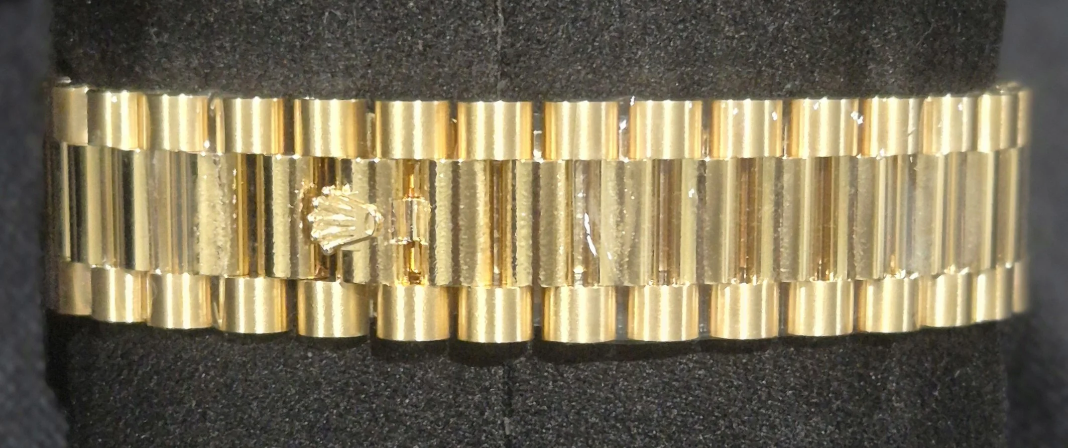 Rolex Day-Date 40 Yellow Gold Champagne Roman Dial 228238 | 2023 | 40mm - Image 6