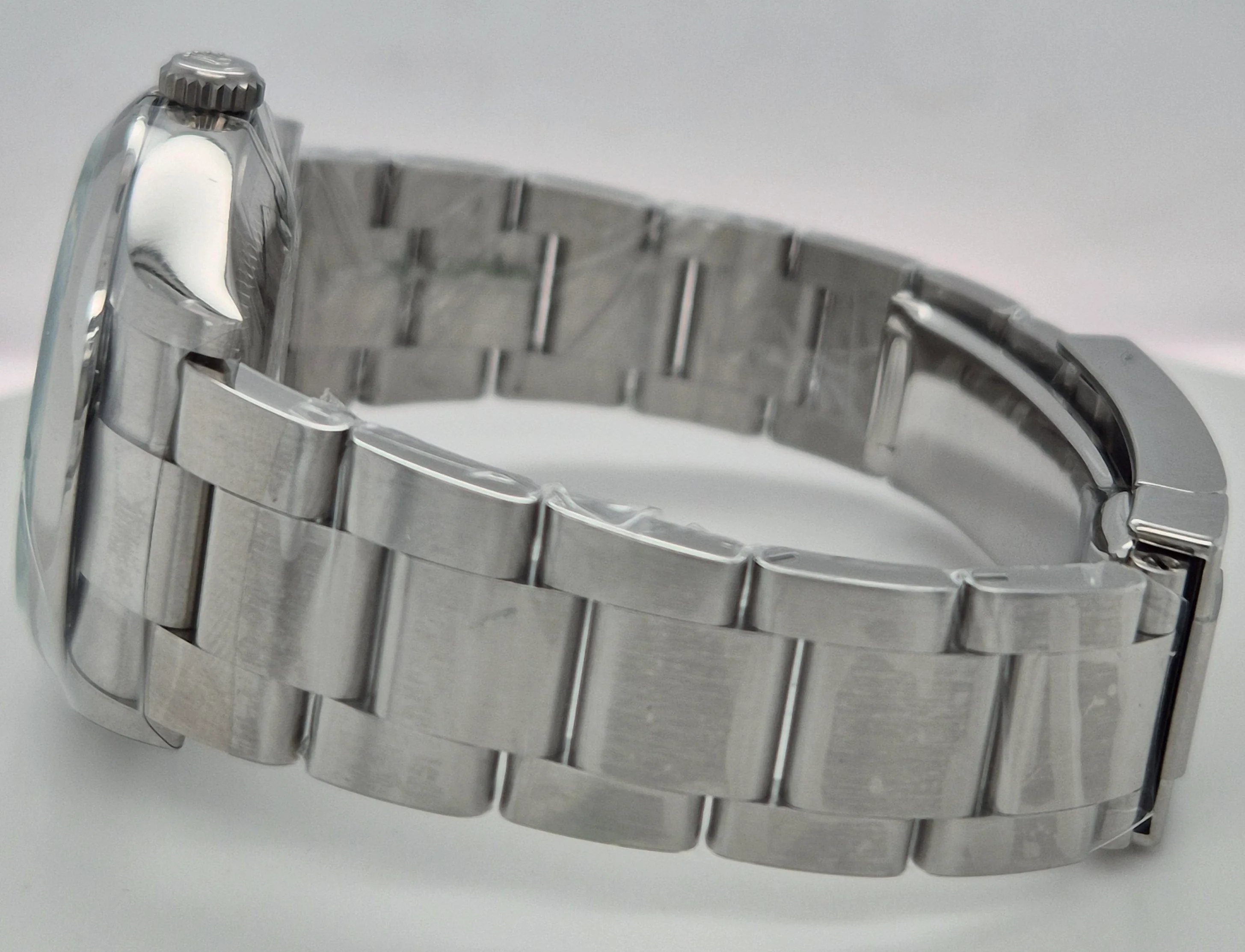 Rolex Oyster Perpetual 36 Tiffany Blue Dial 126000 | 2025 | 36mm - Image 3