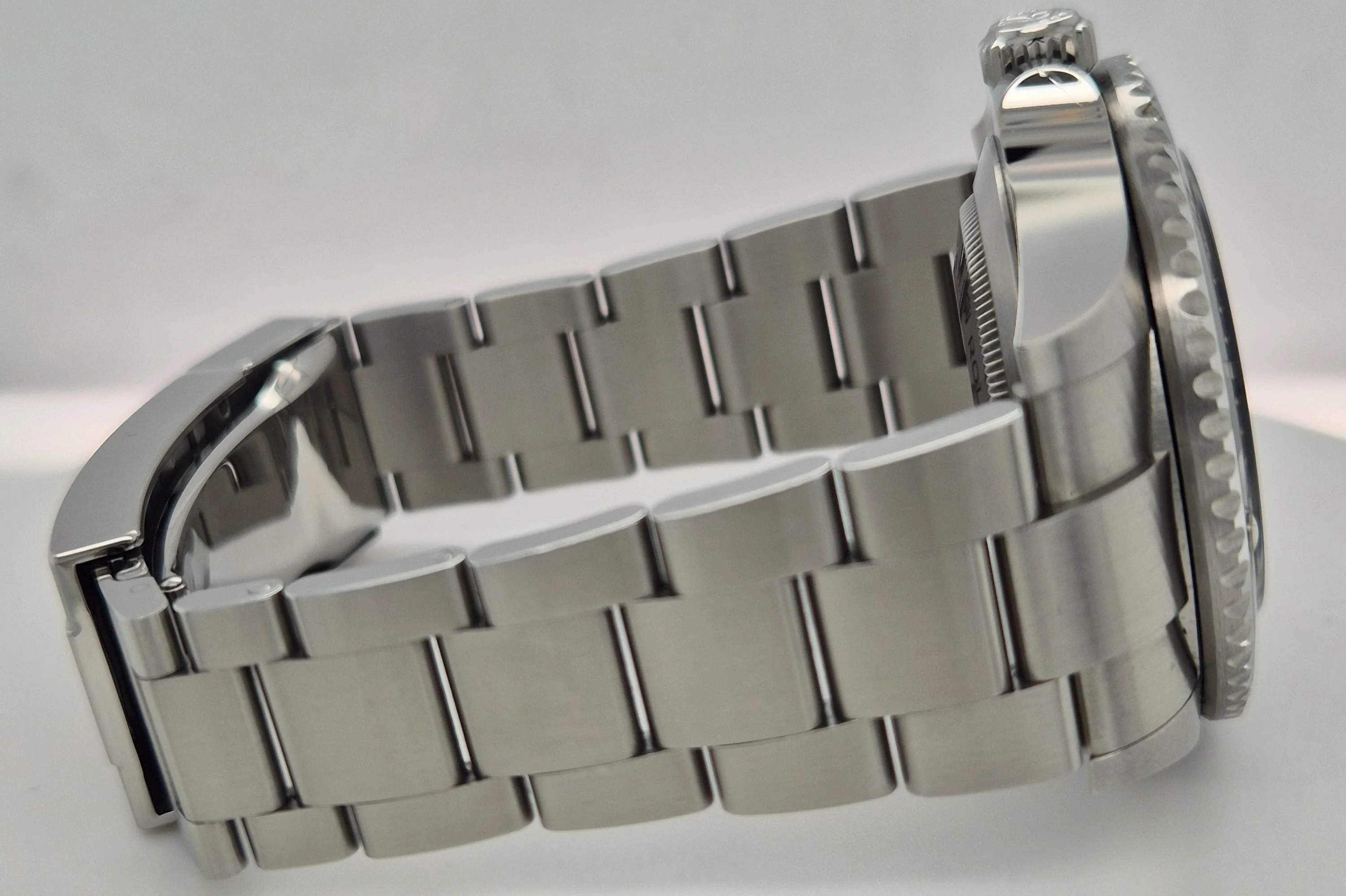 Rolex Sea-Dweller Black Red Letters 126600 | 2024 | 43mm - Image 4