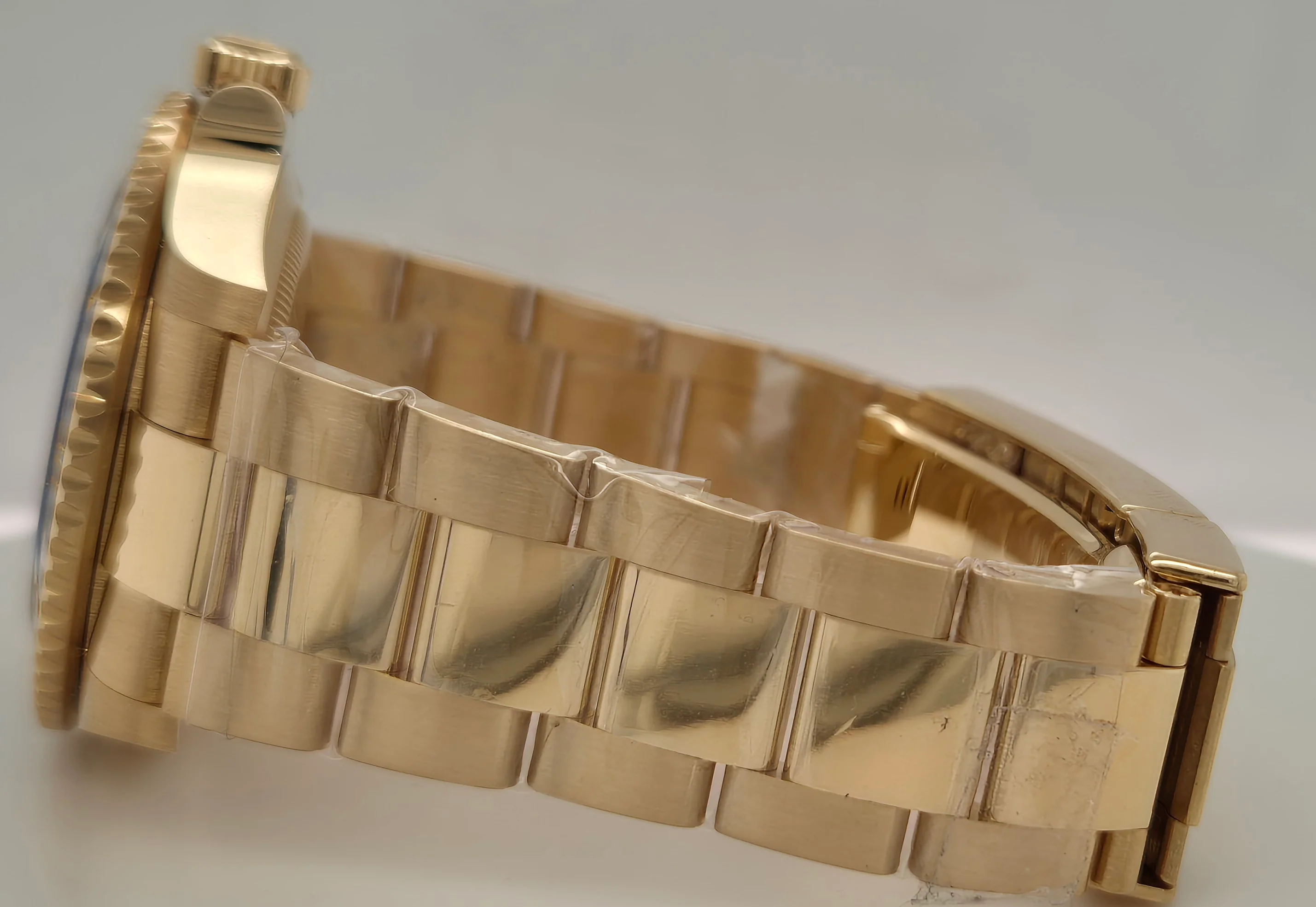 Rolex Submariner Date “Bluesy” 18ct Yellow Gold 126618LB | 2024 | 41mm - Image 3