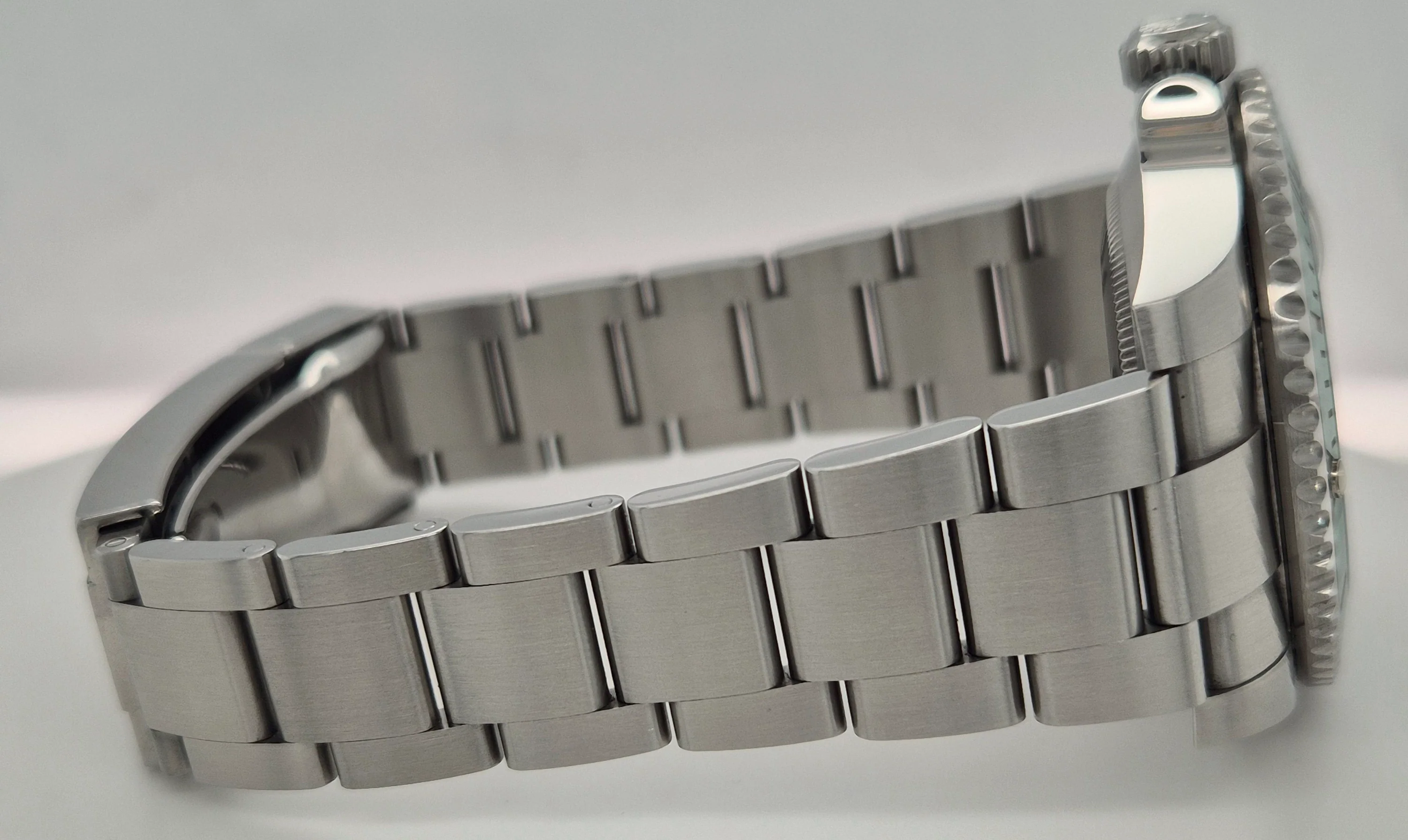 Rolex Submariner Date “Hulk” Green Dial Steel 116610LV | 2018 | 40mm - Image 4