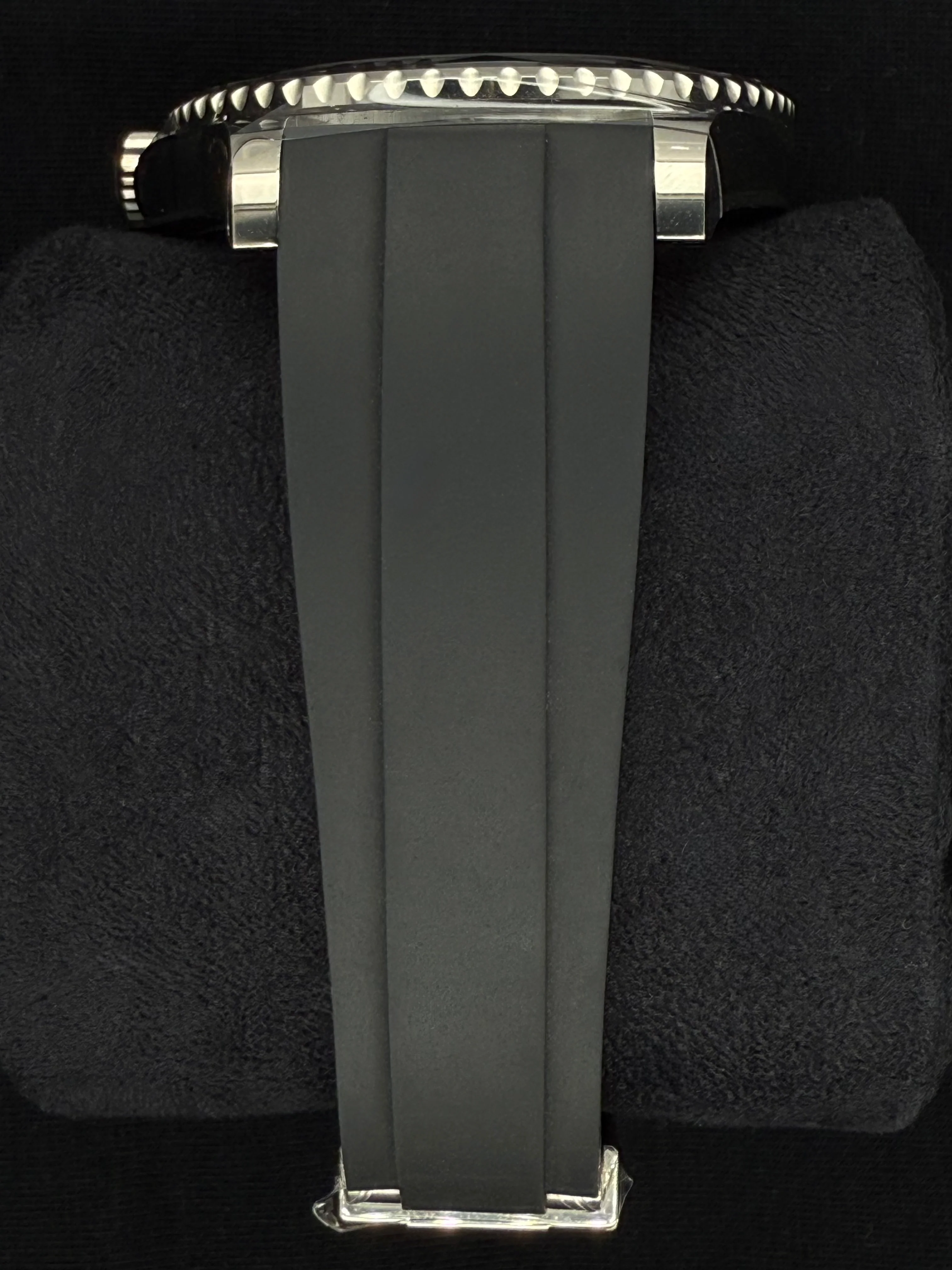 Rolex Yacht-Master 42 Black Dial 18ct White Gold Oysterflex 226659 | 2024 | 42mm - Image 4